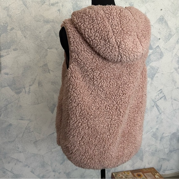 Weatherproof Vintage Ladies' Comfy Teddy Bear Vest Blushing Pink Size S - Picture 4 of 7